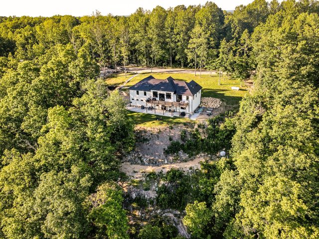 1058 Paiute Trl, Pegram, TN 37143