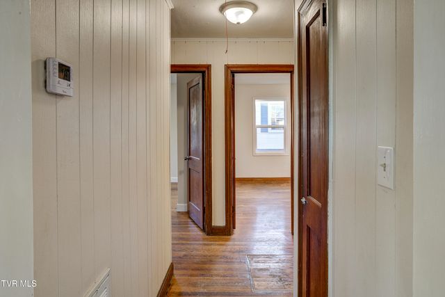 2012 Meadowview Parkway, Kingsport, TN 37660