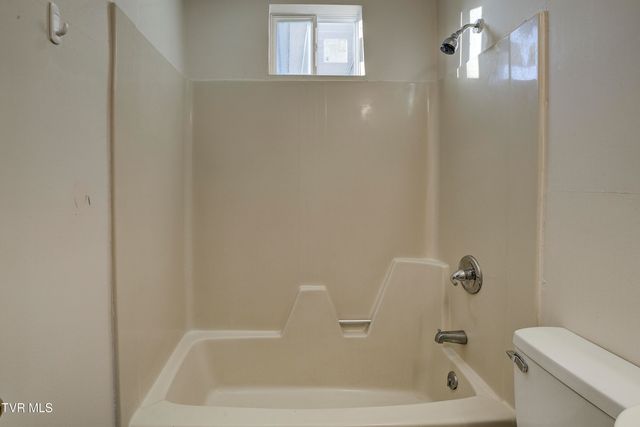 2012 Meadowview Parkway, Kingsport, TN 37660