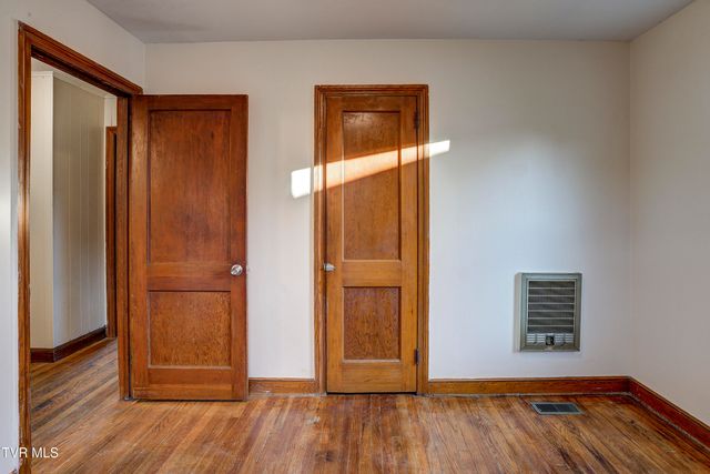 2012 Meadowview Parkway, Kingsport, TN 37660