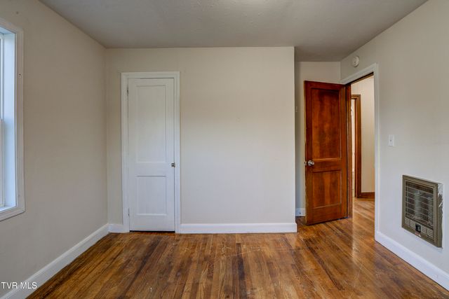 2012 Meadowview Parkway, Kingsport, TN 37660