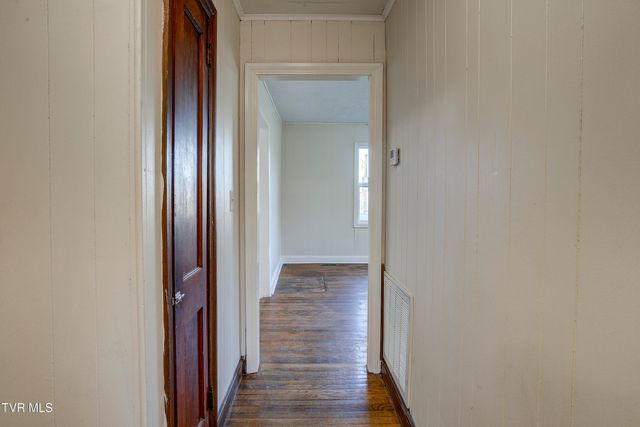 2012 Meadowview Parkway, Kingsport, TN 37660