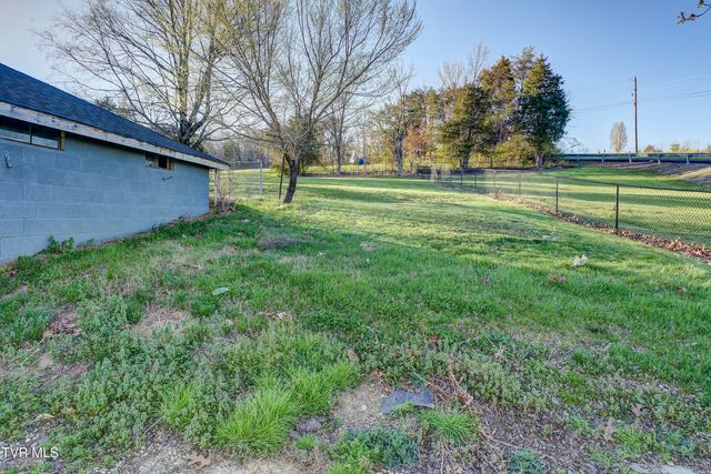 2012 Meadowview Parkway, Kingsport, TN 37660