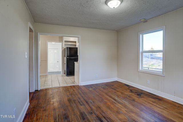 2012 Meadowview Parkway, Kingsport, TN 37660