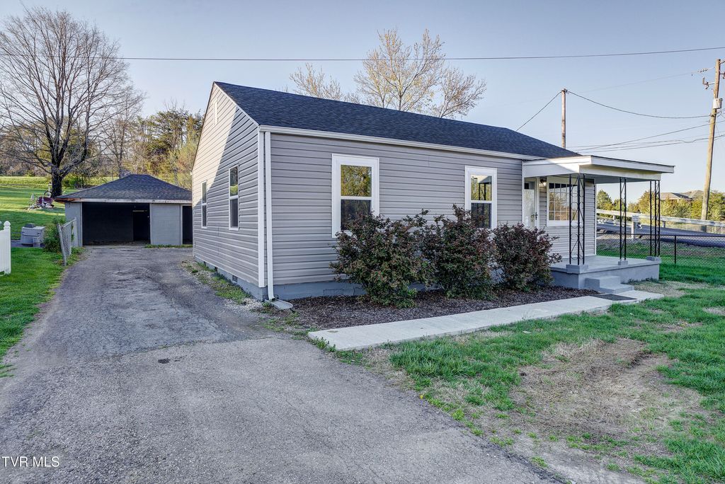 2012 Meadowview Parkway, Kingsport, TN 37660