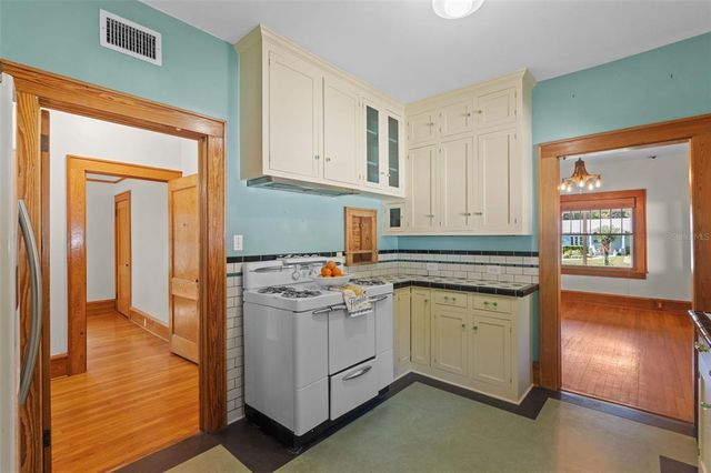 806 E AMELIA STREET, Orlando, FL 32803