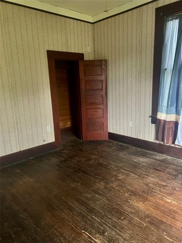 286 Avenue C, Blessing, TX 77419
