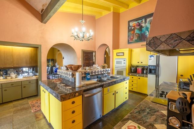 1023 Rock Ledge Road, Heber Springs, AR 72543