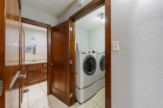 7400 Bellerive Drive 1807, Houston, TX 77036