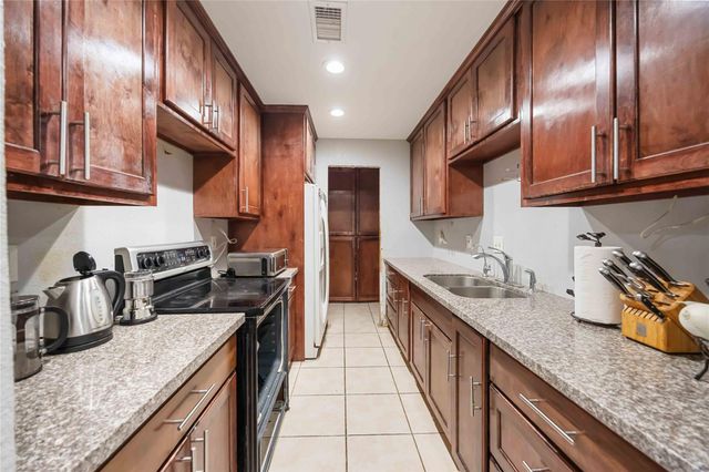 7400 Bellerive Drive 1807, Houston, TX 77036