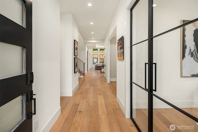 520 7th Street S, Kirkland, WA 98033