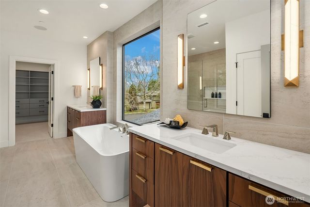 520 7th Street S, Kirkland, WA 98033