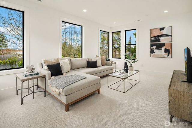 520 7th Street S, Kirkland, WA 98033