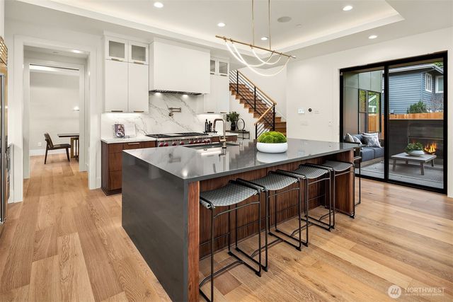 520 7th Street S, Kirkland, WA 98033