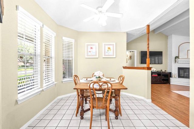 904 Sandringham Drive, Friendswood, TX 77546