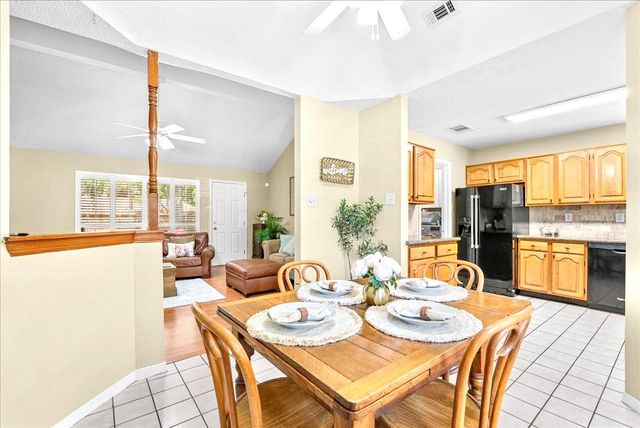 904 Sandringham Drive, Friendswood, TX 77546
