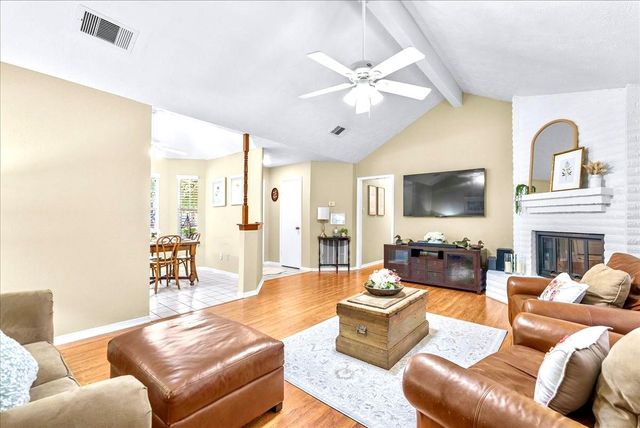 904 Sandringham Drive, Friendswood, TX 77546