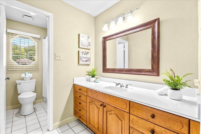 904 Sandringham Drive, Friendswood, TX 77546