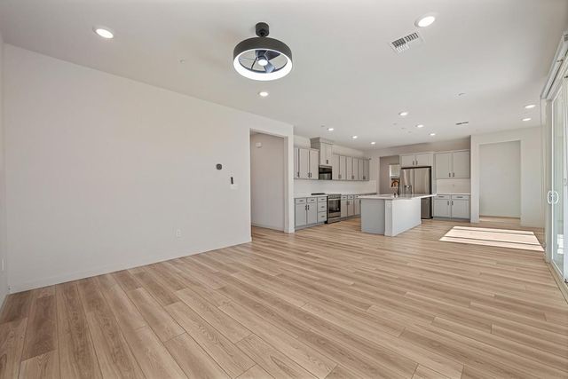 412 Fallen Leaf St, West Sacramento, CA 95605