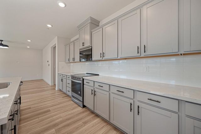 412 Fallen Leaf St, West Sacramento, CA 95605