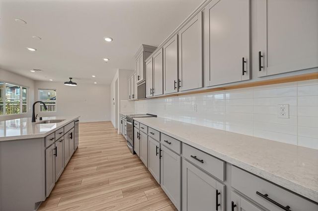 412 Fallen Leaf St, West Sacramento, CA 95605