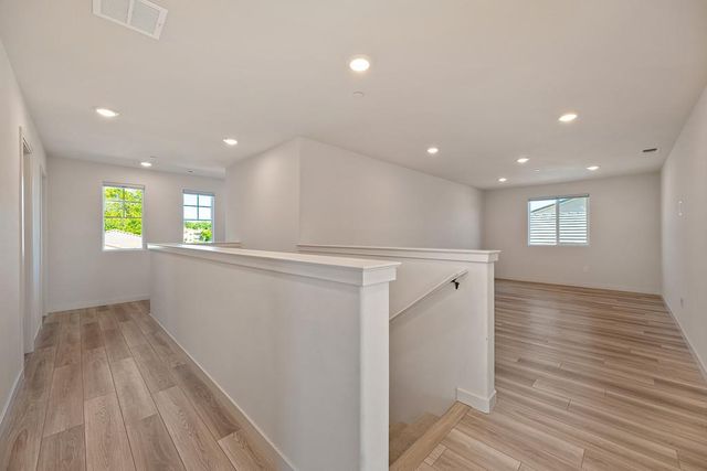 412 Fallen Leaf St, West Sacramento, CA 95605
