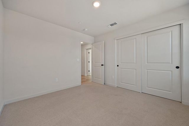 412 Fallen Leaf St, West Sacramento, CA 95605