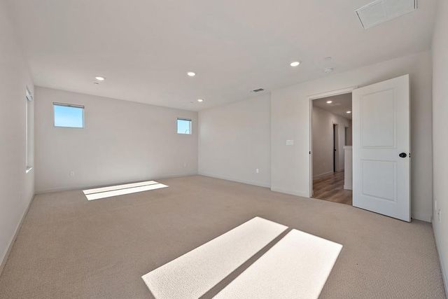 412 Fallen Leaf St, West Sacramento, CA 95605