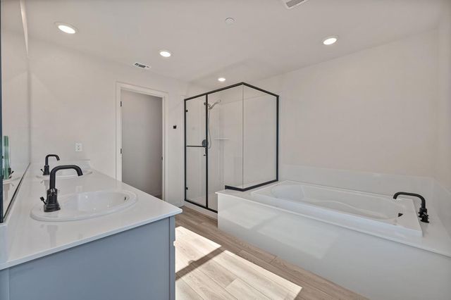412 Fallen Leaf St, West Sacramento, CA 95605
