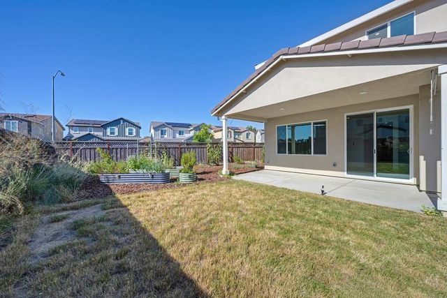 412 Fallen Leaf St, West Sacramento, CA 95605