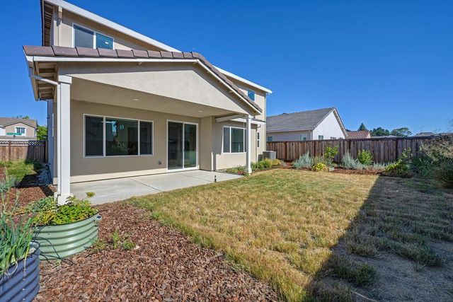 412 Fallen Leaf St, West Sacramento, CA 95605