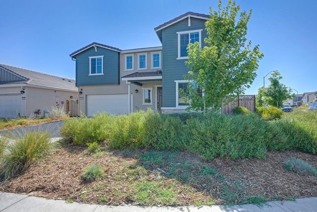 412 Fallen Leaf St, West Sacramento, CA 95605