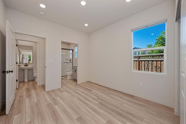 412 Fallen Leaf St, West Sacramento, CA 95605