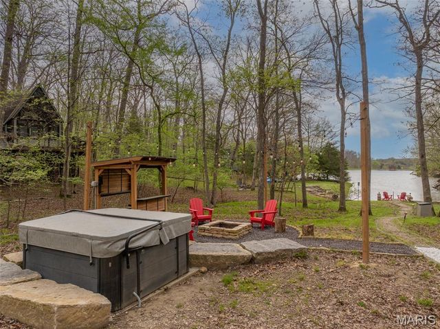 445 Foxfire Circle Drive, Innsbrook, MO 63390