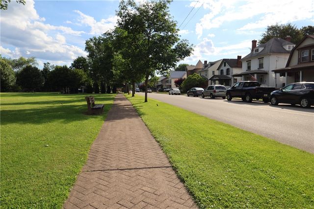 903 Brackenridge Ave, Brackenridge, PA 15014