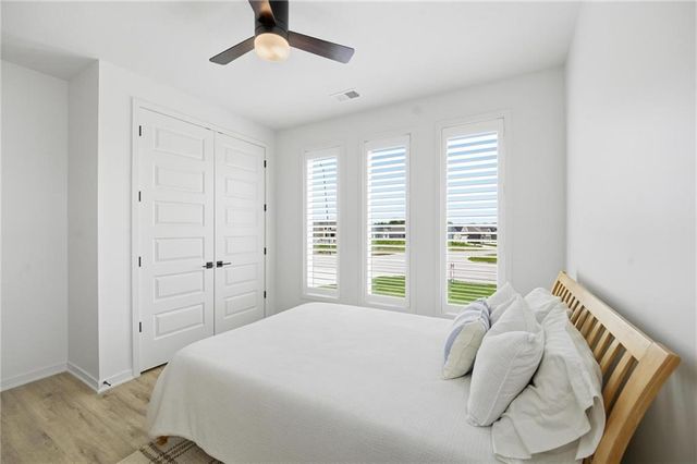 2132 SW Wheatfield Drive, Lee's Summit, MO 64082