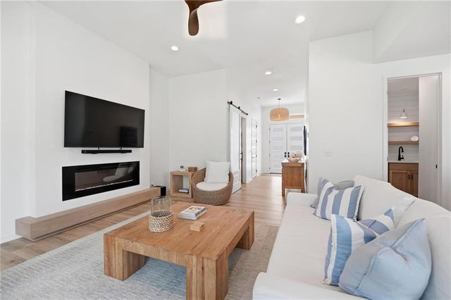 2132 SW Wheatfield Drive, Lee's Summit, MO 64082