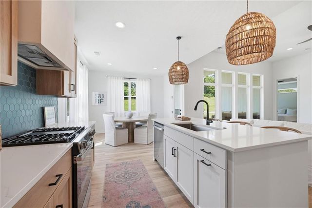 2132 SW Wheatfield Drive, Lee's Summit, MO 64082