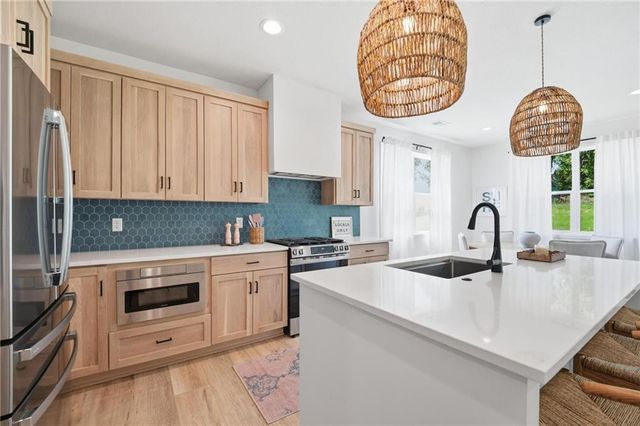 2132 SW Wheatfield Drive, Lee's Summit, MO 64082