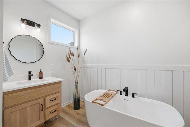 2132 SW Wheatfield Drive, Lee's Summit, MO 64082