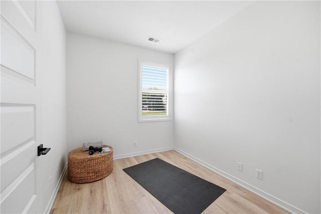 2132 SW Wheatfield Drive, Lee's Summit, MO 64082