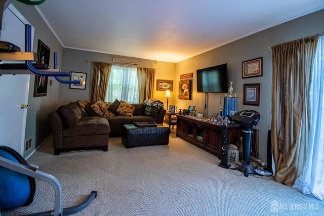 3 Lycoming Lane, East Brunswick, NJ 08816