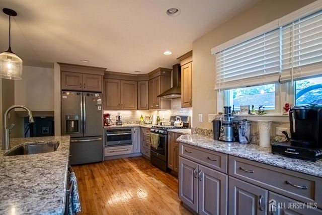 3 Lycoming Lane, East Brunswick, NJ 08816