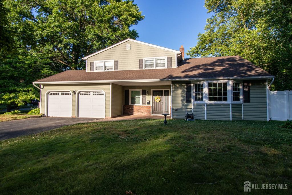 3 Lycoming Lane, East Brunswick, NJ 08816