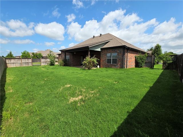 2905 SW Satinwood Cove, Bentonville, AR 72713