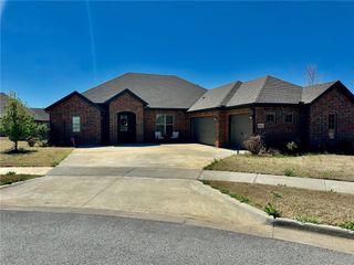 2905 SW Satinwood Cove, Bentonville, AR 72713