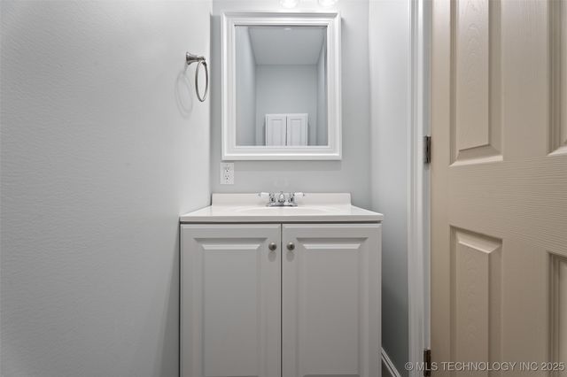 33787 S 650 Road, Jay, OK 74346