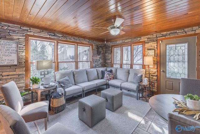 779 NE Old Gurley Road, Huntsville, AL 35811