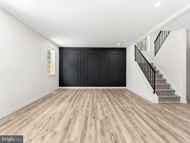 48 FARRIER AVE, Blackwood, NJ 08012