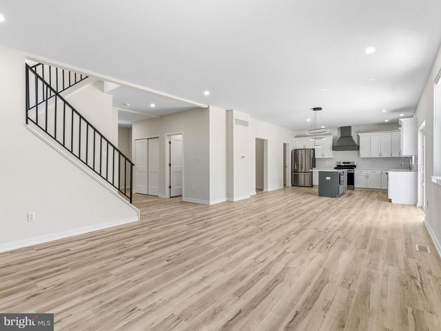 48 FARRIER AVE, Blackwood, NJ 08012